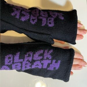 NWOT Black Sabbath fingerless gloves! Knitted in Norway 🇳🇴